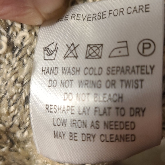 SWEATER 🎯 10 for $10 - Picture 2 of 3